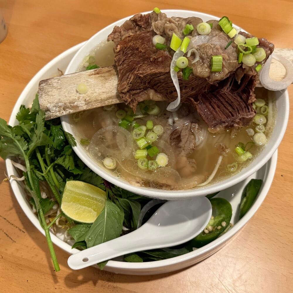 P2-Short rib eye round brisket pho